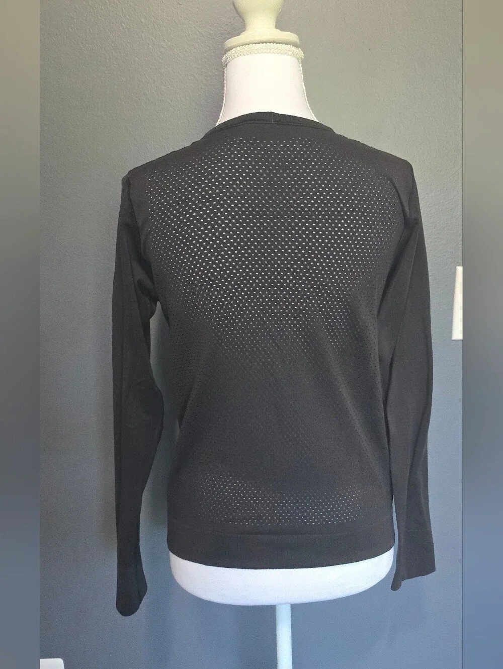 Lululemon Breeze By Long Sleeve Top - Black